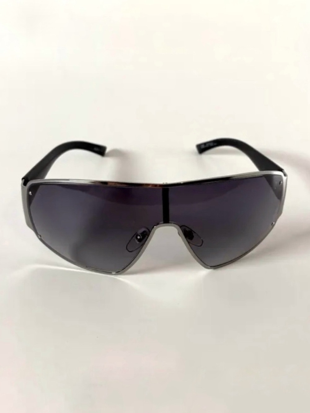 2000s Vintage Gucci Sunglasses GG 1851/S With Gucci Case